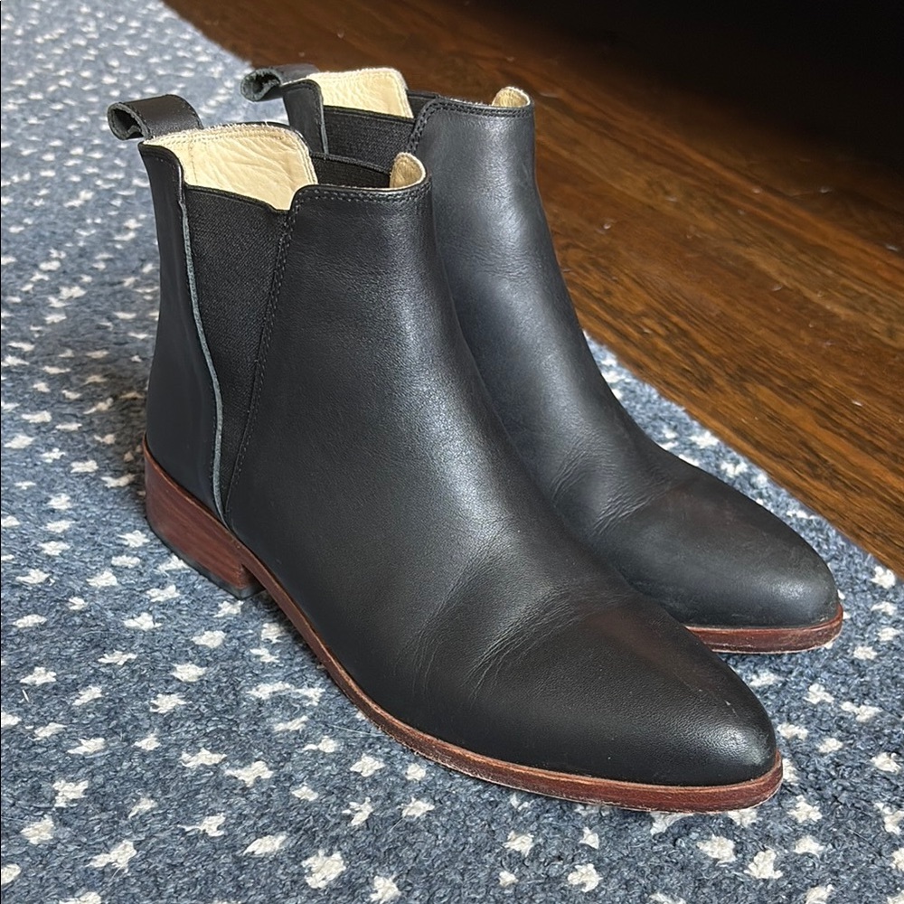 Nisolo Black Leather Chelsea Boots